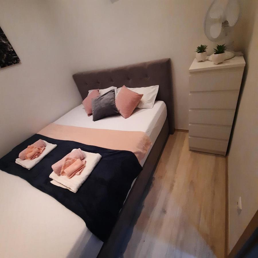 Apartment Alex غييكا المظهر الخارجي الصورة